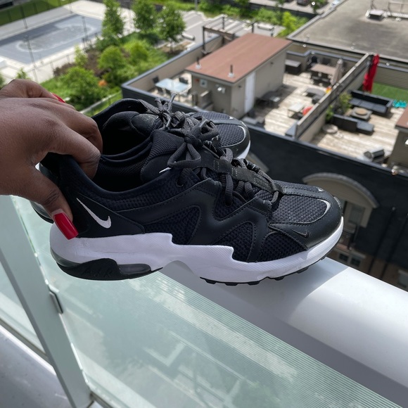 Nike Air Max Graviton for sale. - Picture 2 of 7